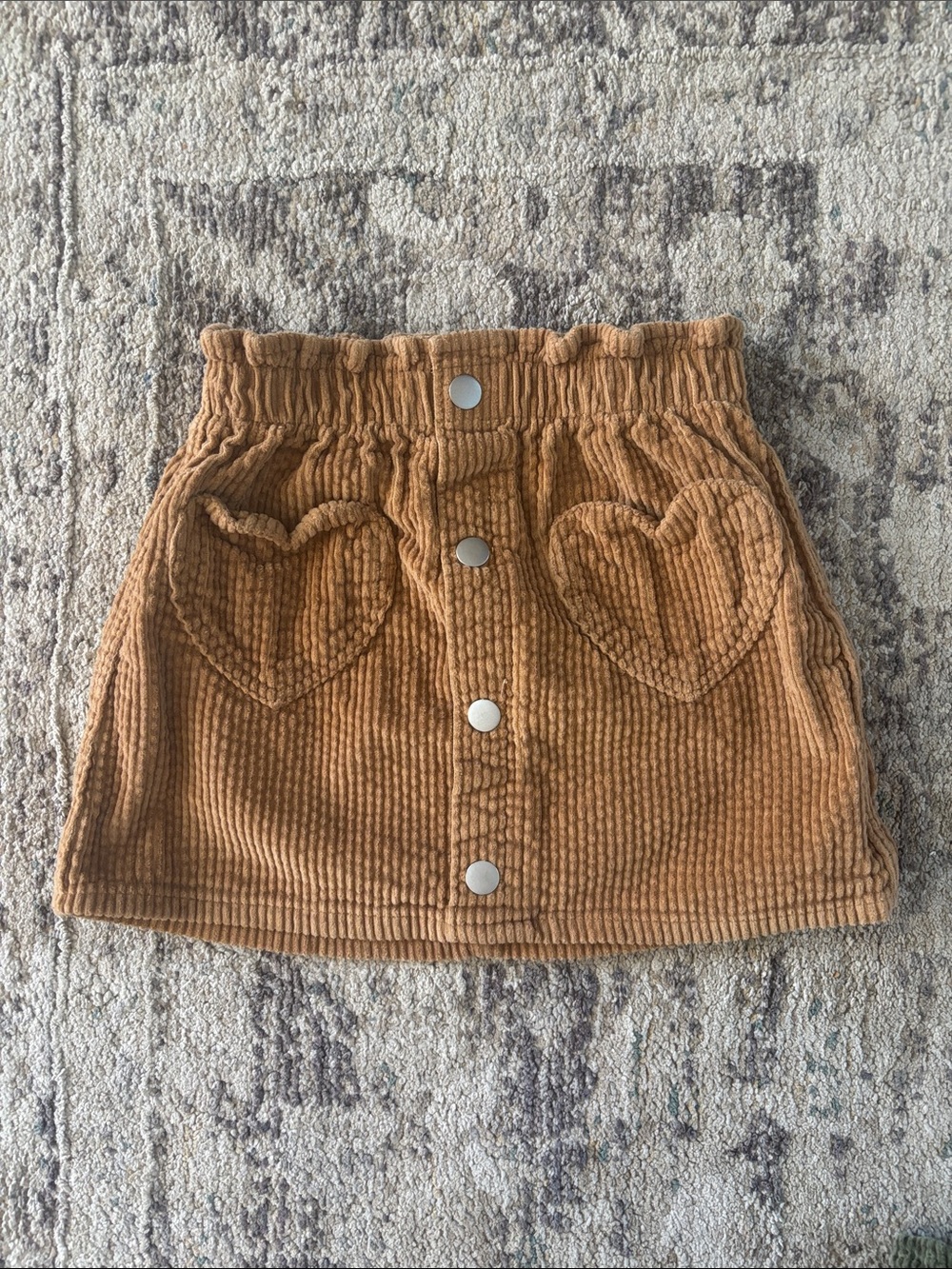 Old Navy Corduroy Heart-Pocket Skirts in Olive & Camel sz 4T - Picture 2 of 6